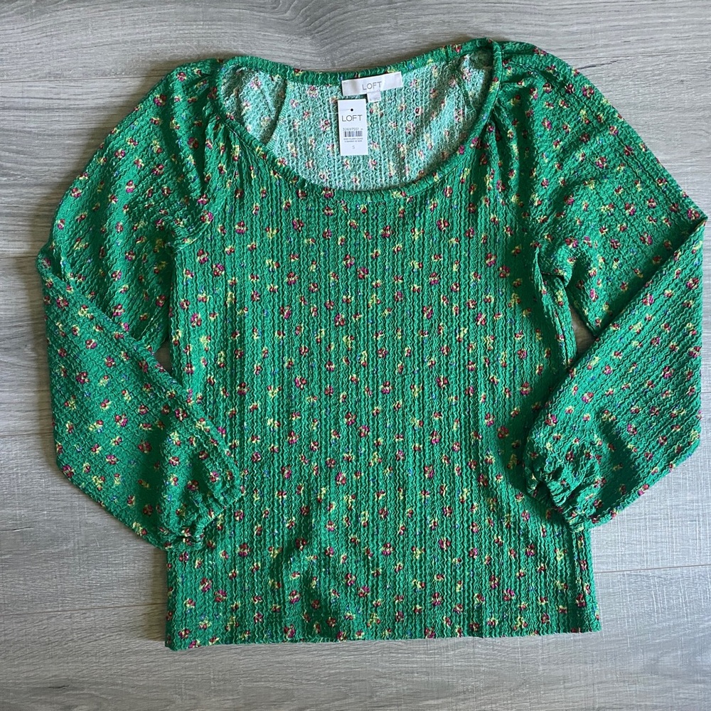 Ann Taylor Loft Kelly Green Floral Draped Top (S)